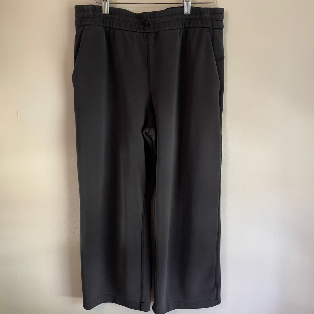 Lululemon Softstreme Capri Pants High Rise Black Sz 10